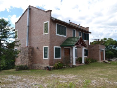 Casa en Tanti. Camino a Flor Serrana